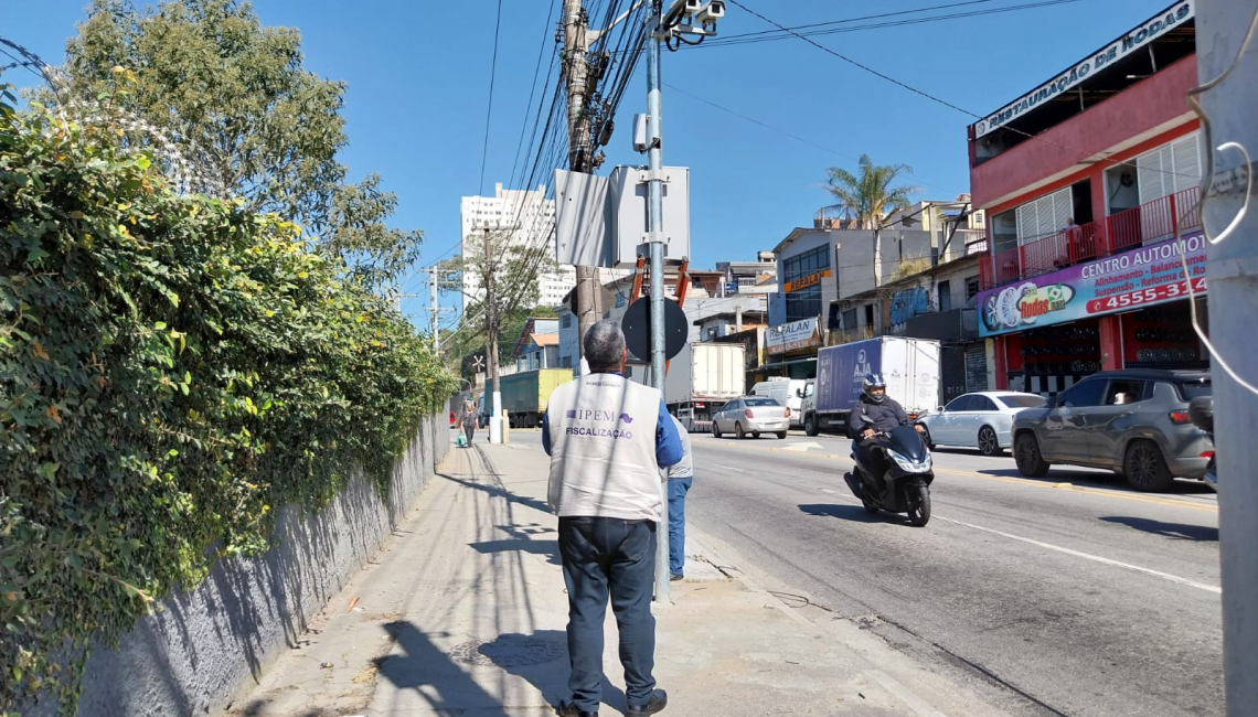 Em Mauá, Ipem-SP verifica radar na avenida Capitão João